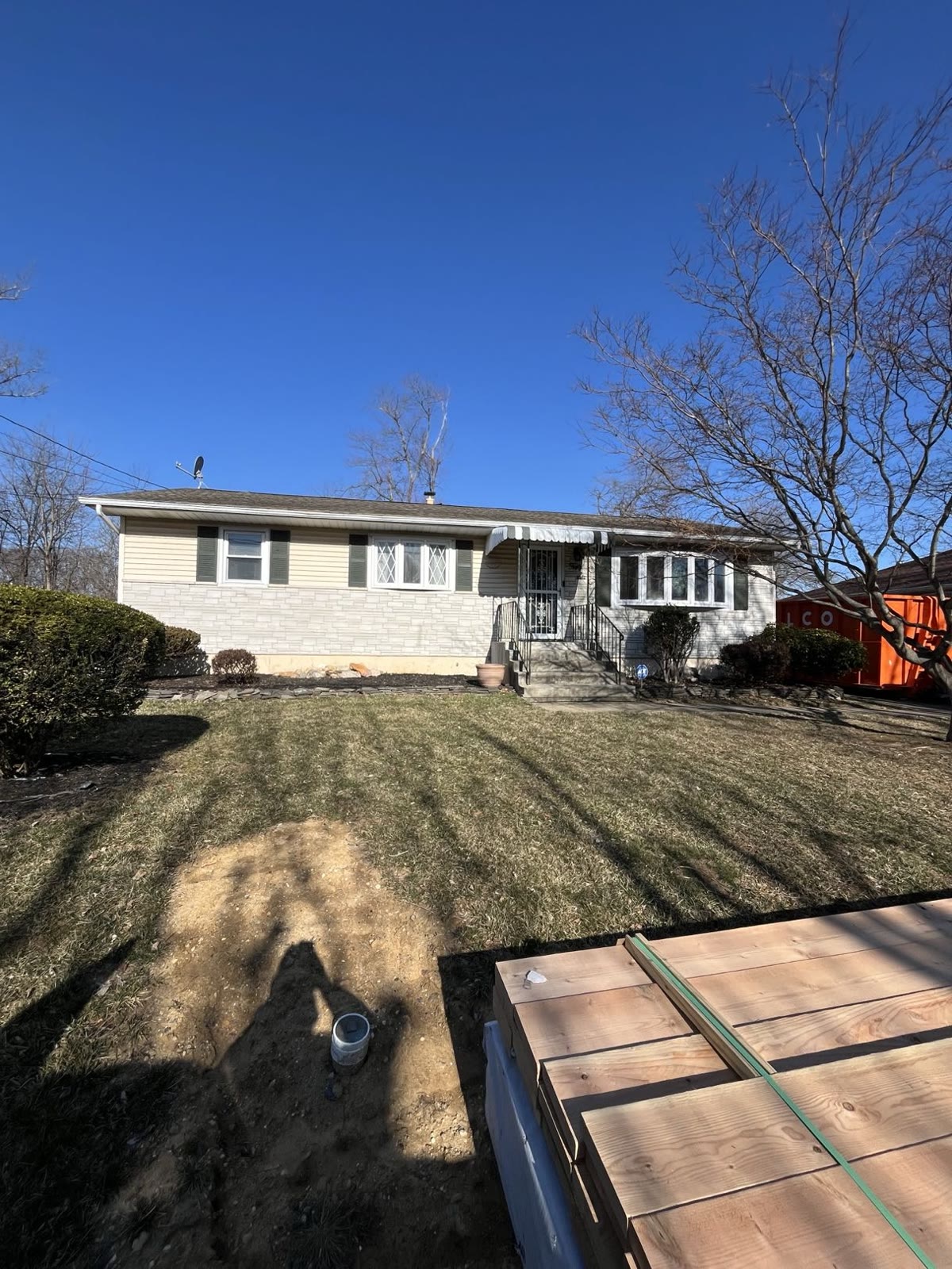 Single-story ranch before second story addition