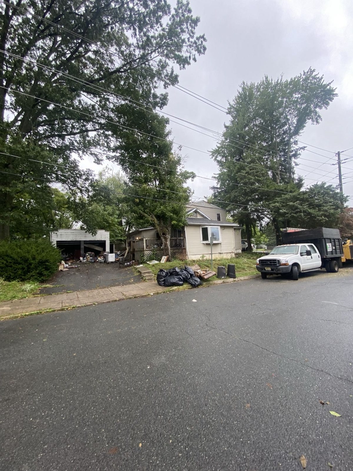 Wide view of property